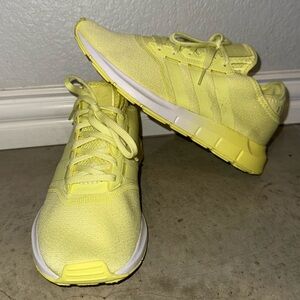 Adidas Neon Green NMD
Women Running shoes 
US 8